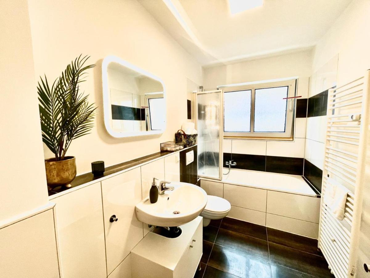 Gemuetliche & Individuelle Ferienwohnungen In Krefeld - Junik Apartments Extérieur photo