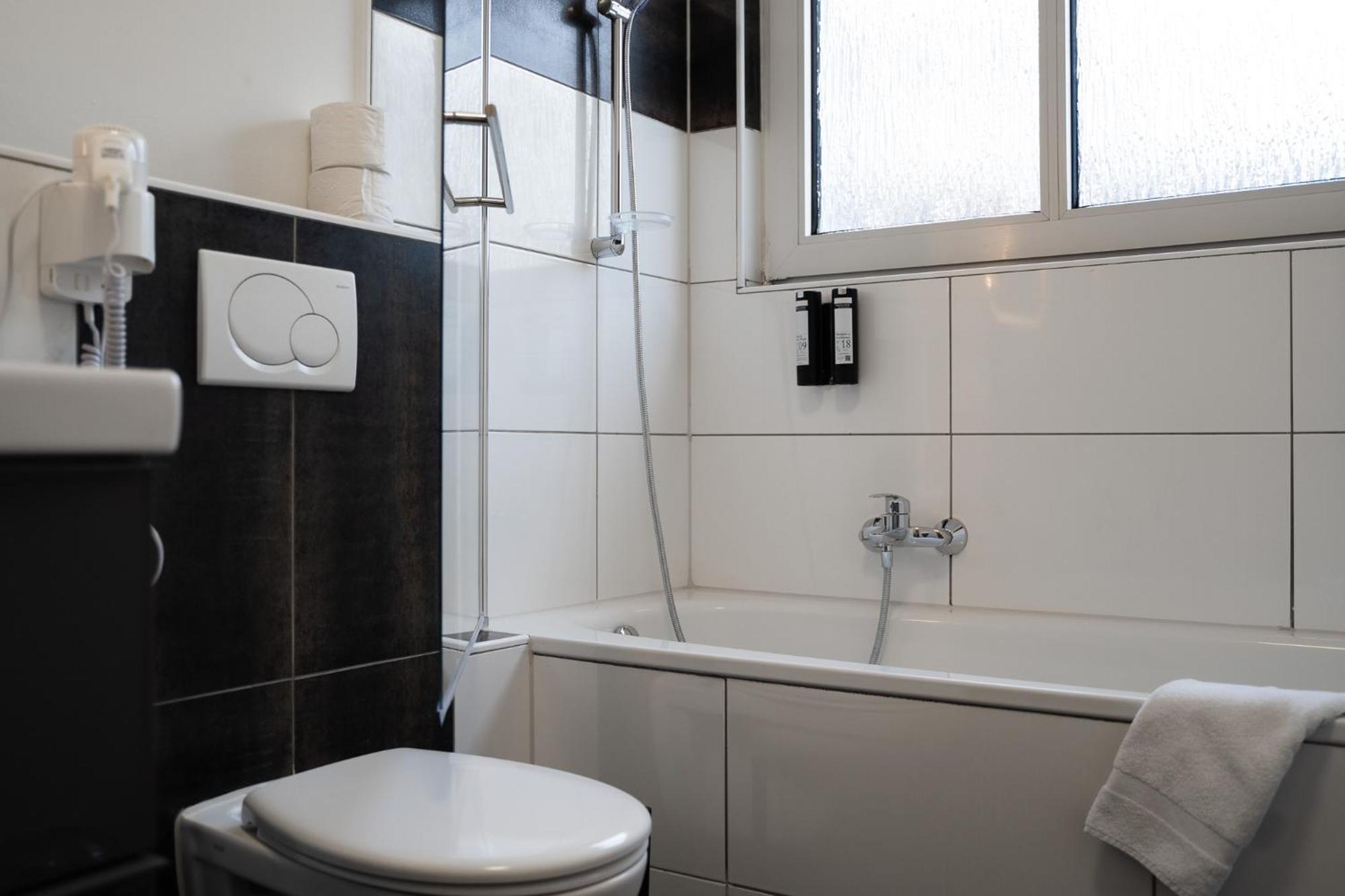 Gemuetliche & Individuelle Ferienwohnungen In Krefeld - Junik Apartments Extérieur photo