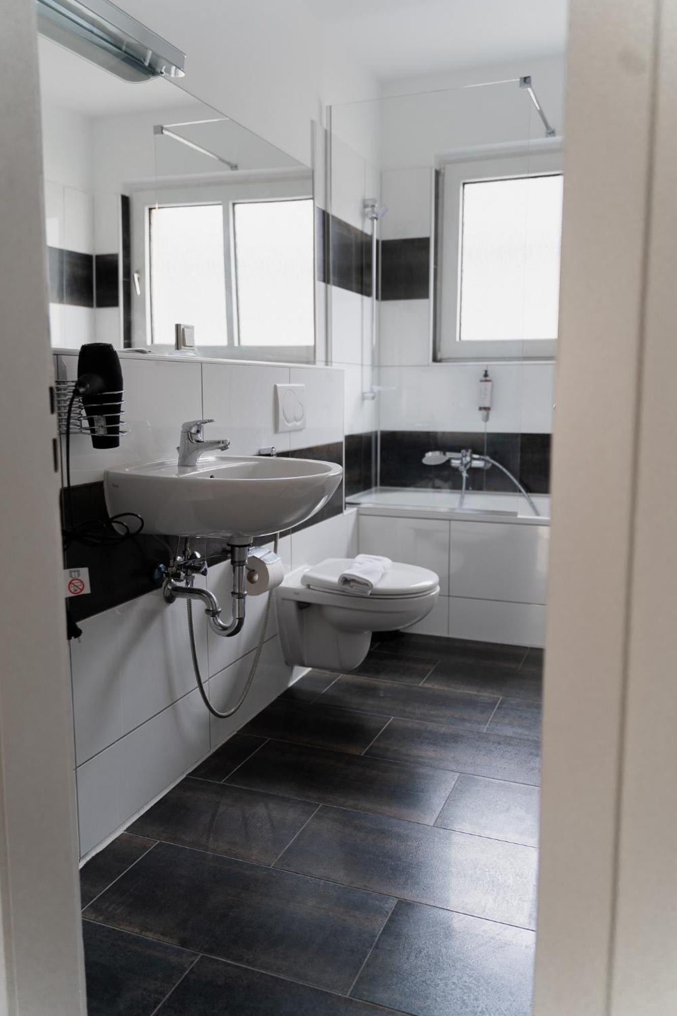 Gemuetliche & Individuelle Ferienwohnungen In Krefeld - Junik Apartments Chambre photo