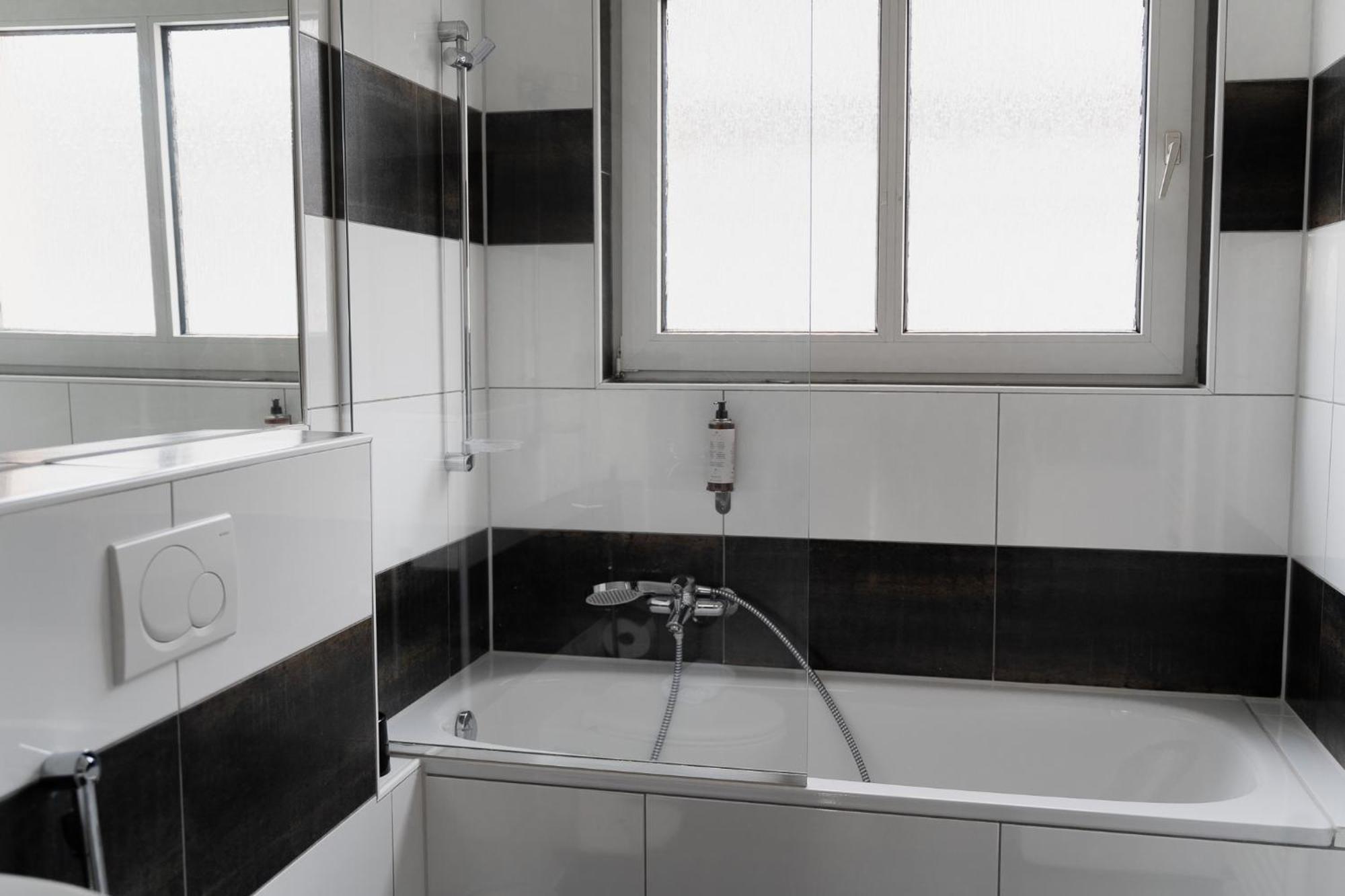 Gemuetliche & Individuelle Ferienwohnungen In Krefeld - Junik Apartments Chambre photo